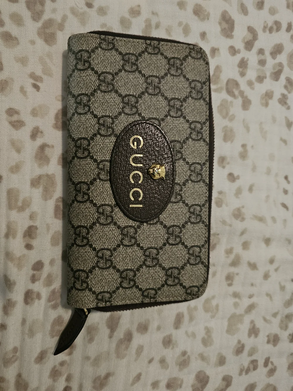 ✨️Gucci Beige Monogram Zip Wallet with Brown Leather Logo✨️